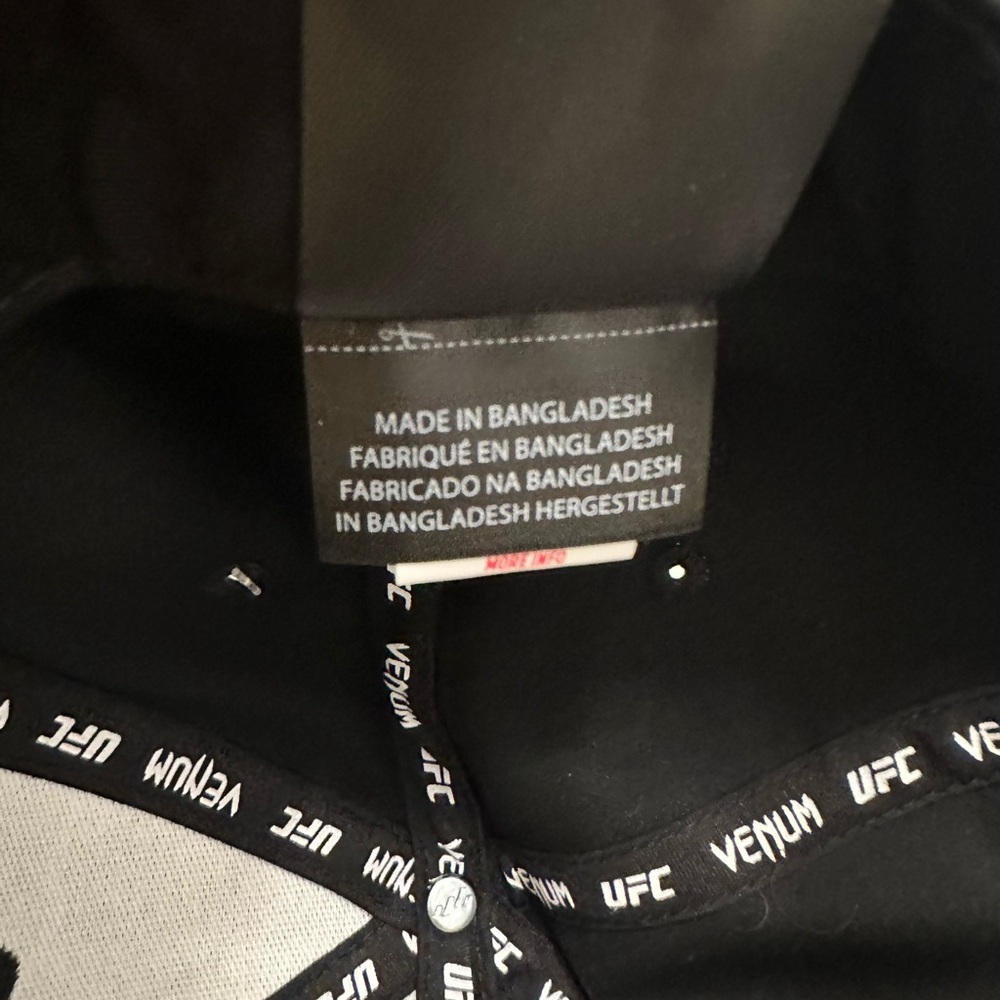 UFC Venum Authentic Fight Week 2.0 Unisex Hat Black Red Silver NWT $45 - Picture 9 of 10